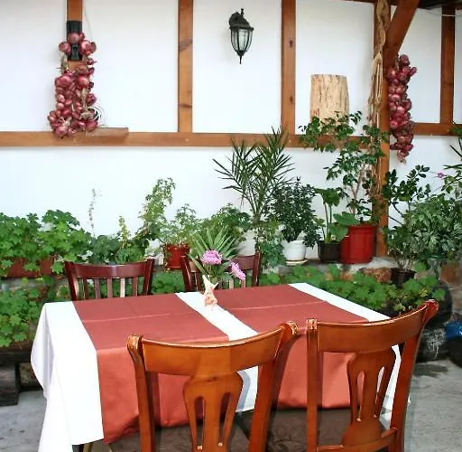 Отель Family Zora 3*